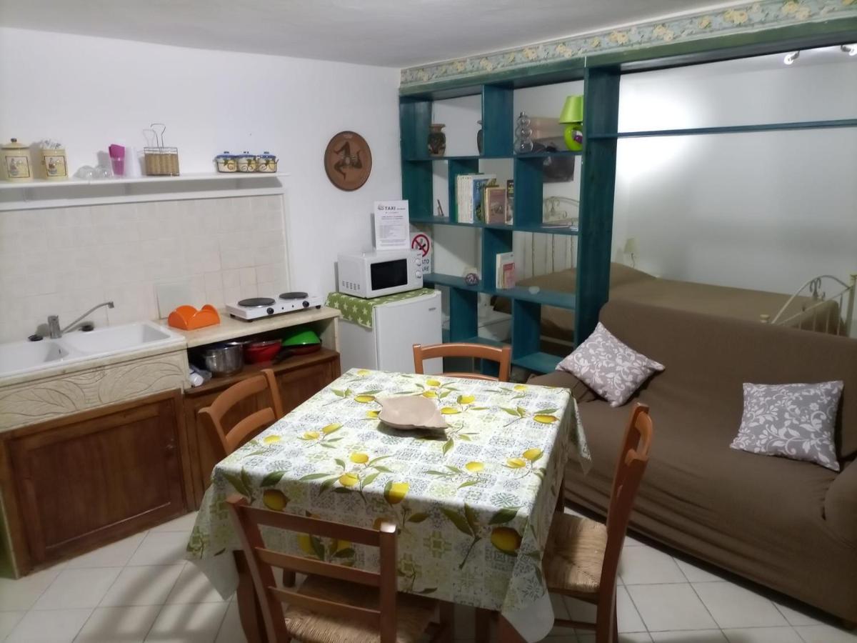 Da Salvo E Mary Hotel Trapani Bagian luar foto